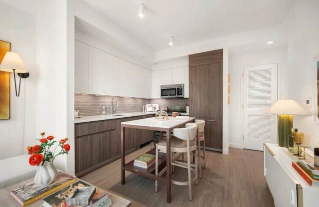 457 West 40th St. photos photos