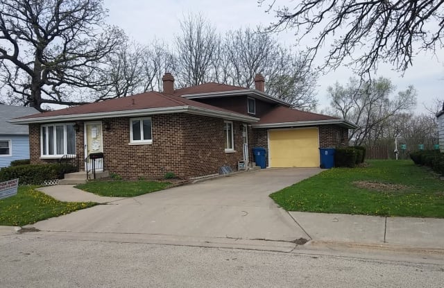 2114 Hawthorne Ave - 2114 Hawthorne Street, Crest Hill, IL 60403