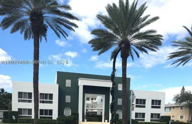 9920 Collins Ave Gallery 2