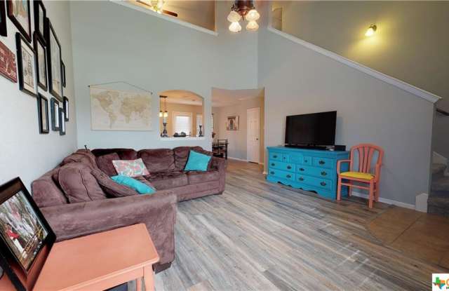 6604 Griffith Loop Gallery 2