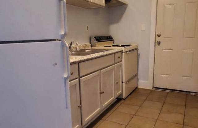 Benton Blvd 2-Bed Gallery 2