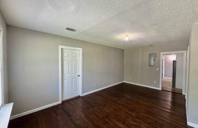 3508 Myra Street Gallery 2