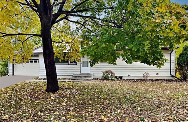 3808 France Place - 3808 France Place, Brooklyn Center, MN 55429