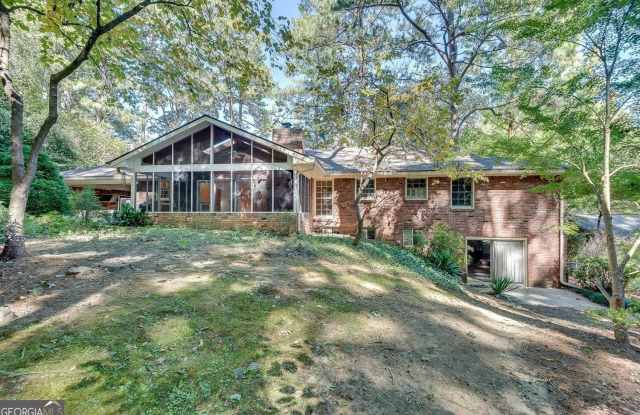 4690 Huntley Drive Gallery 4