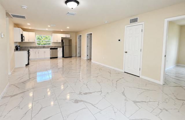 BRAND NEW MOVE IN READY 3 BEDROOM 2 BATH Gallery 4