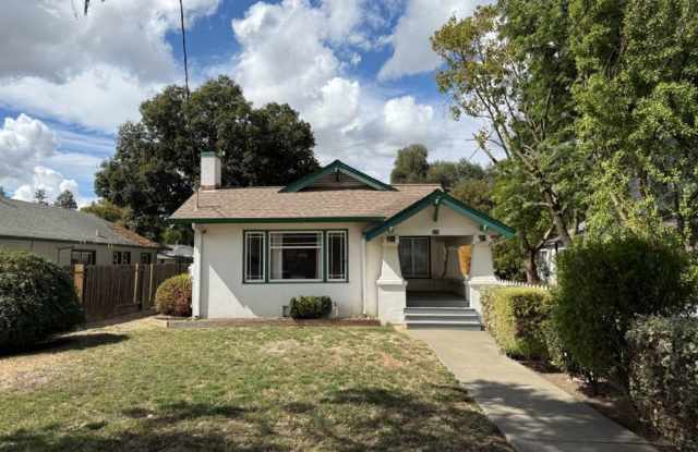 Rare 2 Bedroom Home Downtown Dixon *Star Rentals photos photos