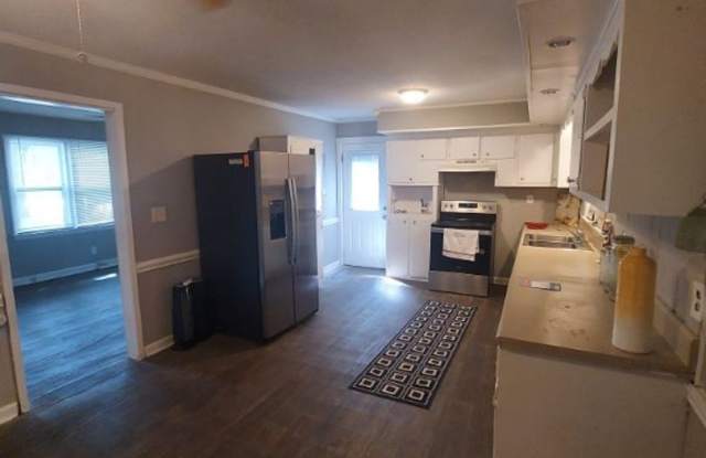 4 Bed / 2 bath! Large yard w/ carport  central HVAC! - 2420 Rogers Avenue, Gastonia, NC 28052