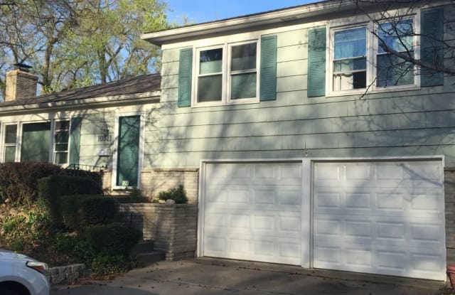 10311 Woodson Dr - 10311 Woodson Drive, Overland Park, KS 66207
