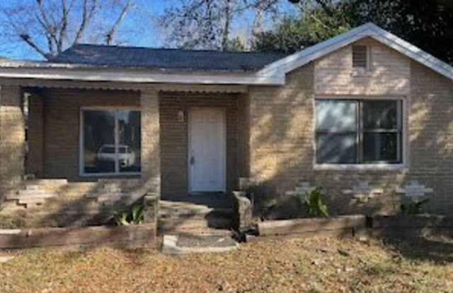 902 Mercedes Street photos photos