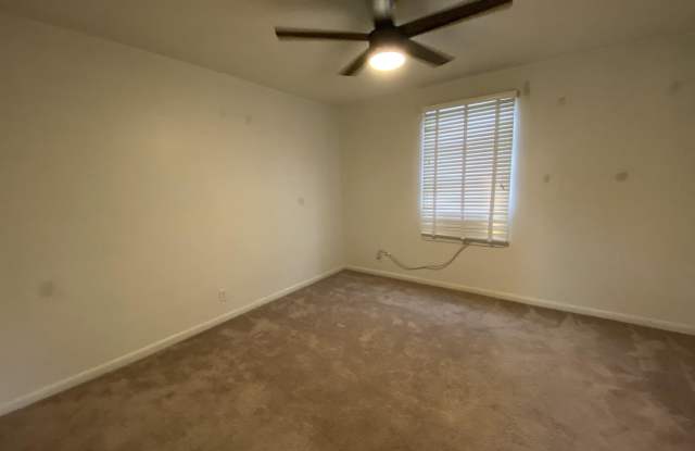 2345 MYRA ST Gallery 4