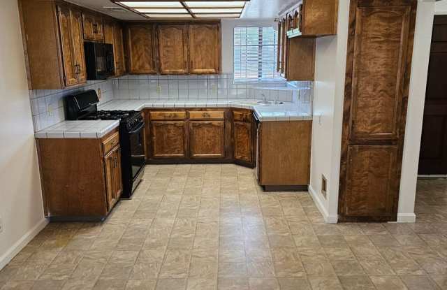 1673 Eastbrook Gallery 4
