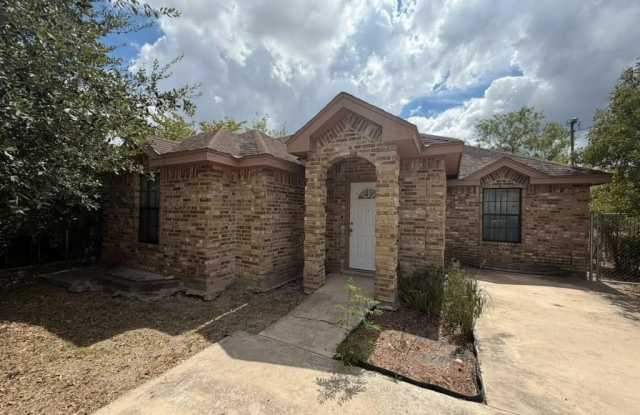2037 Diaz Avenue Gallery 2