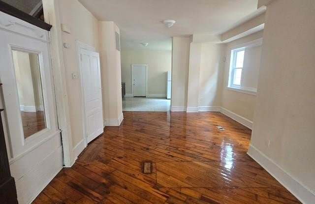 203 W WYOMING Avenue Gallery 4