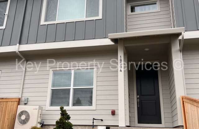 Newer Townhome in North Vancouver/Ridgefield photos photos