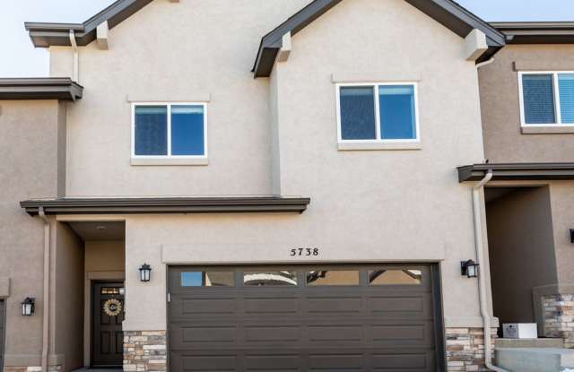 Serene, Peaceful Retreat nestled up to Mt Open Space photos photos