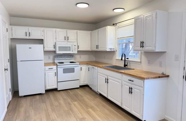 Beautiful 2-Bedroom 1.5 Bathroom Home in Elizabethtown School District! photos photos