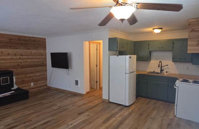 Comfortable Mountain Living in Twain Harte – 2-Bedroom with Extras! photos photos