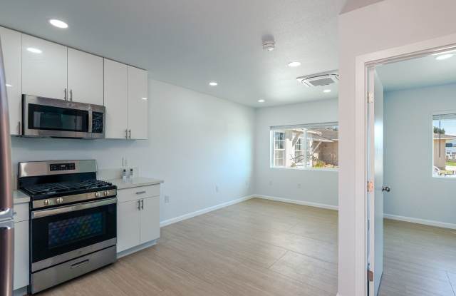 1 Bedroom + 1 Bathroom ADU | Oxnard Estates | Unfurnished Gallery 1