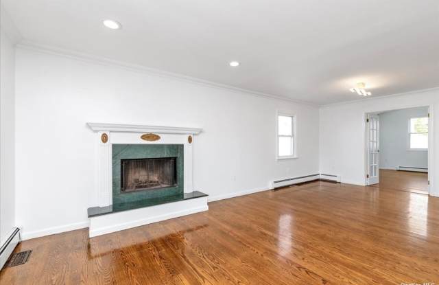 2687 Riverside Avenue Gallery 2