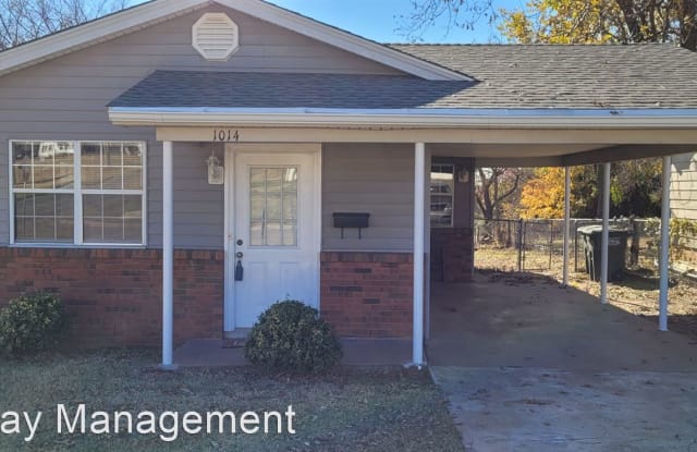 1014 E Main St - 1014 East Main Street, Edmond, OK 73034