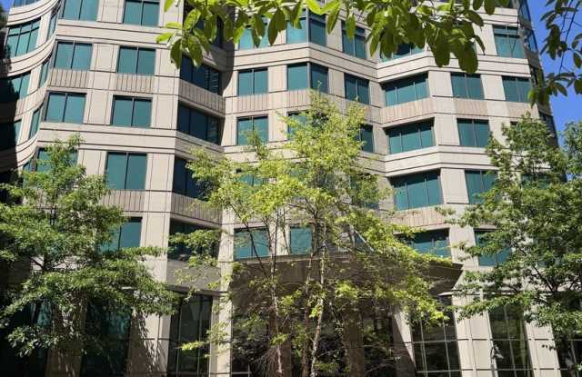 400 N La Salle Drive photos photos