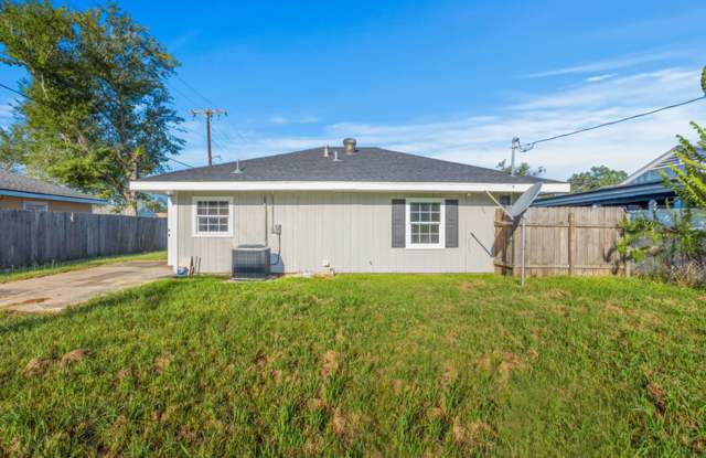 HOME FOR RENT | Lake Charles - 3529 West Roosevelt Street, Lake Charles, LA 70607