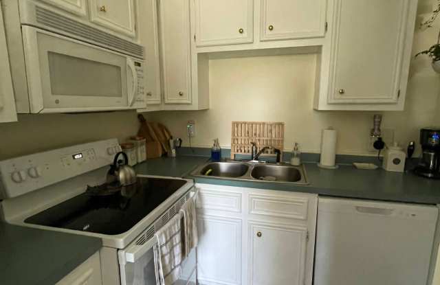 3930 Azalea DriveUnit S Gallery 3