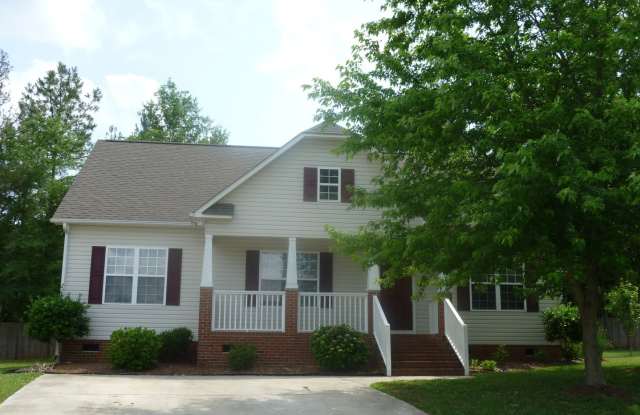 Exclusively offered by MUSE REALTY, LLC - 306 High Hills Court, India Hook, SC 29732 Exclusively offered by MUSE REALTY, LLC - 306 High Hills Court, India Hook, SC 29732