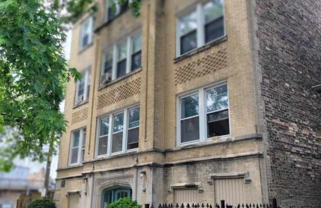 4414 North Whipple photos photos