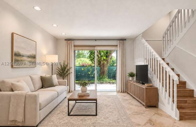 15037 SW 50th Ct Gallery 4