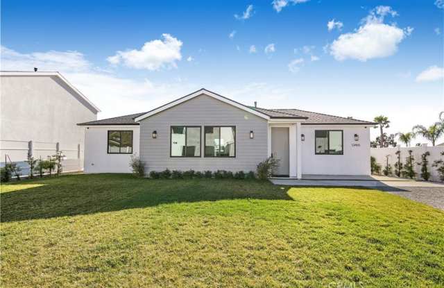 13465 Bradley Avenue photos photos