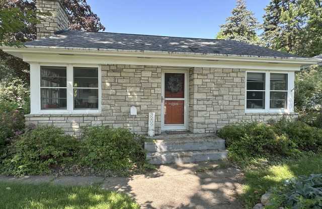 Mid-Century Charm and Comfort with a Sauna! photos photos