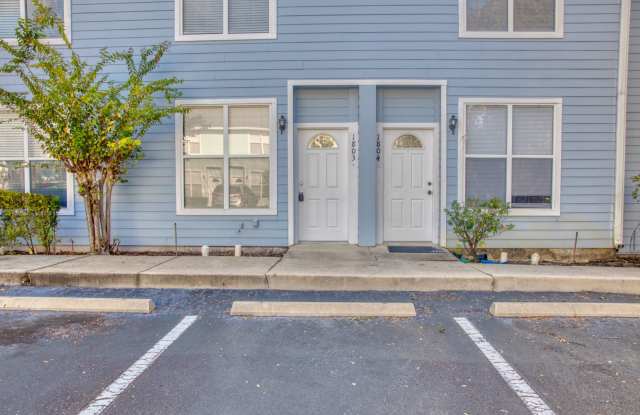 Spacious townhome in Kensington North photos photos