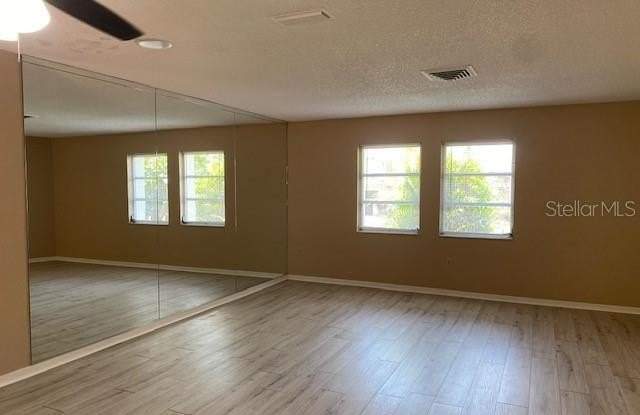 222 N BAY HILLS BOULEVARD Gallery 3