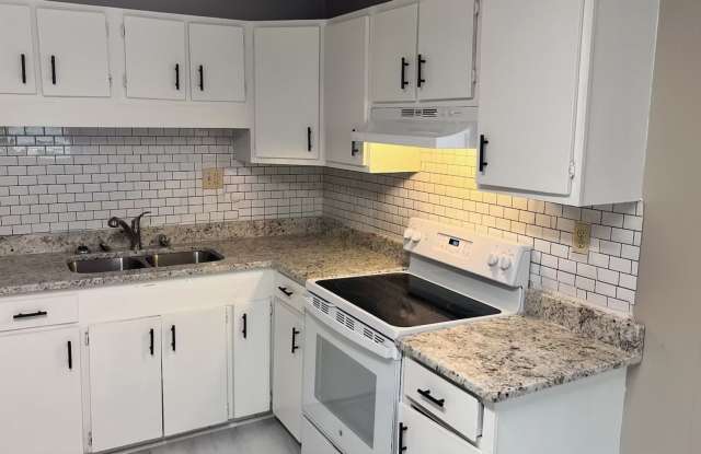 3 Bedroom, 1.5 Bath with Bonus Room Gallery 4