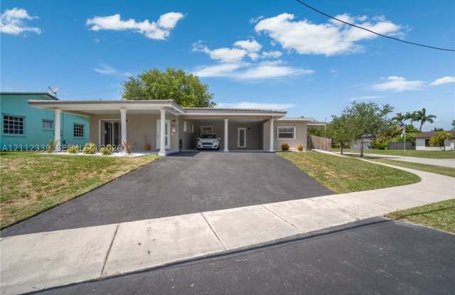 8901 SW 149th Ter Gallery 1