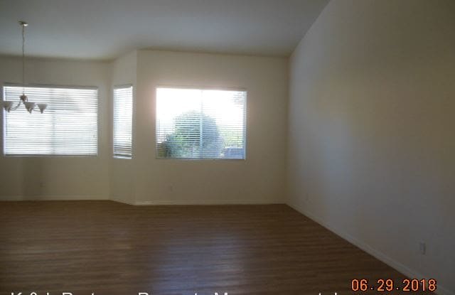 1676 Crescent Knolls Glen Gallery 4