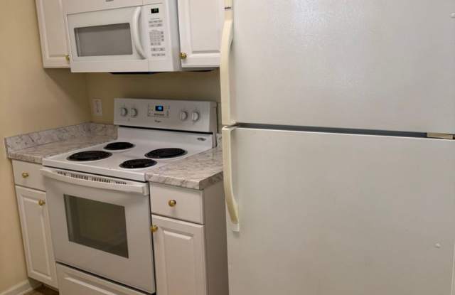 Desirable 2BR Townhome Near Downtown Hickory — Utilities Included photos photos