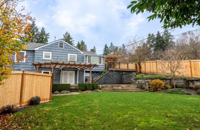4Bd/2.5Ba Seattle House - 10333 Northeast 186th Street, Bothell, WA 98011