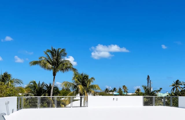 229 West Seaview Circle Gallery 2