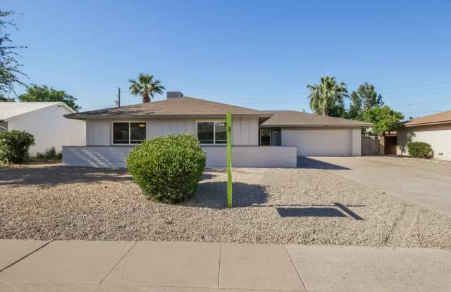 1141 E Malibu Dr Gallery 1