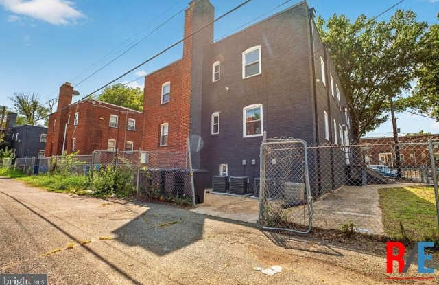 4306 HALLEY Terrace SE Gallery 4