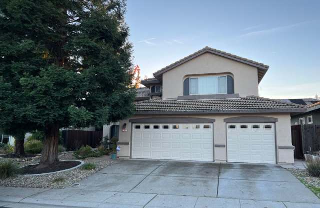 Charming 4 Bedroom Ridgeview Large Lot Home! - 710 Larson Way, Folsom, CA 95630