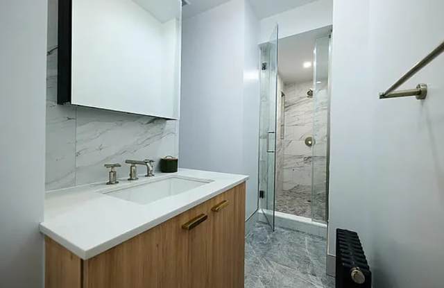 127 Riverside Dr Apt DHH4233 Gallery 4