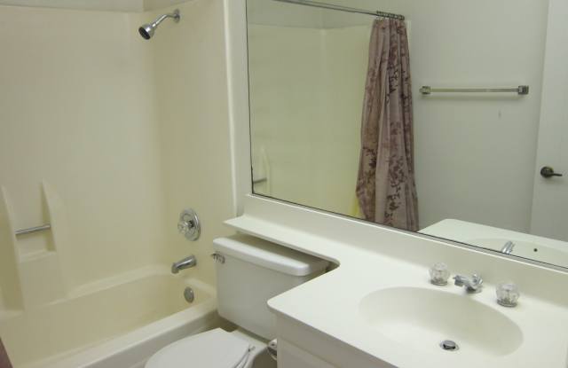 47892 Oasis Court Gallery 3