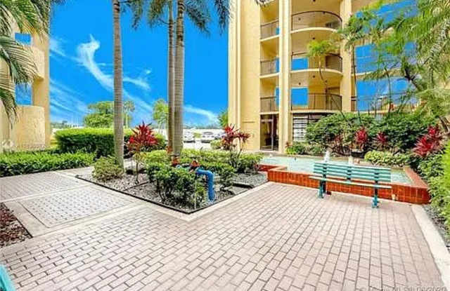 6475 West Oakland Park Boulevard photos photos