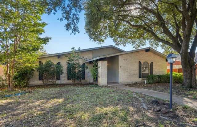 2818 Ripplewood Drive Gallery 2