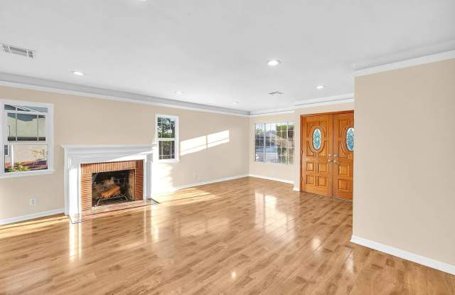 1732 N Buena Vista St photos photos