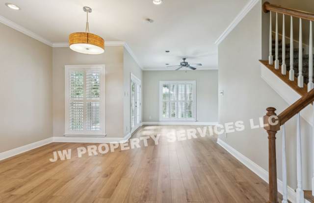 New Spacious & Cozy 4-Bedroom Home Gallery 3