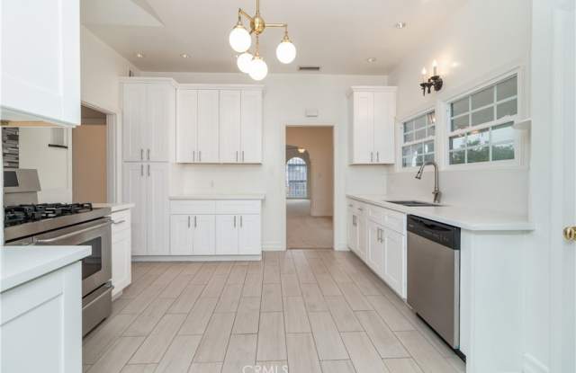 1003 Havenhurst Drive Gallery 4